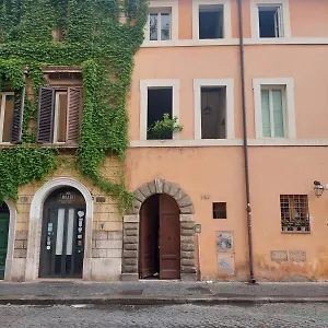 Apartment Borgo Pio 182 Vatican, Rome