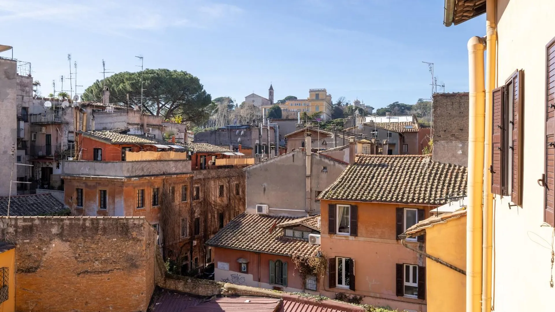 Maison Blu - In Trastevere contacts